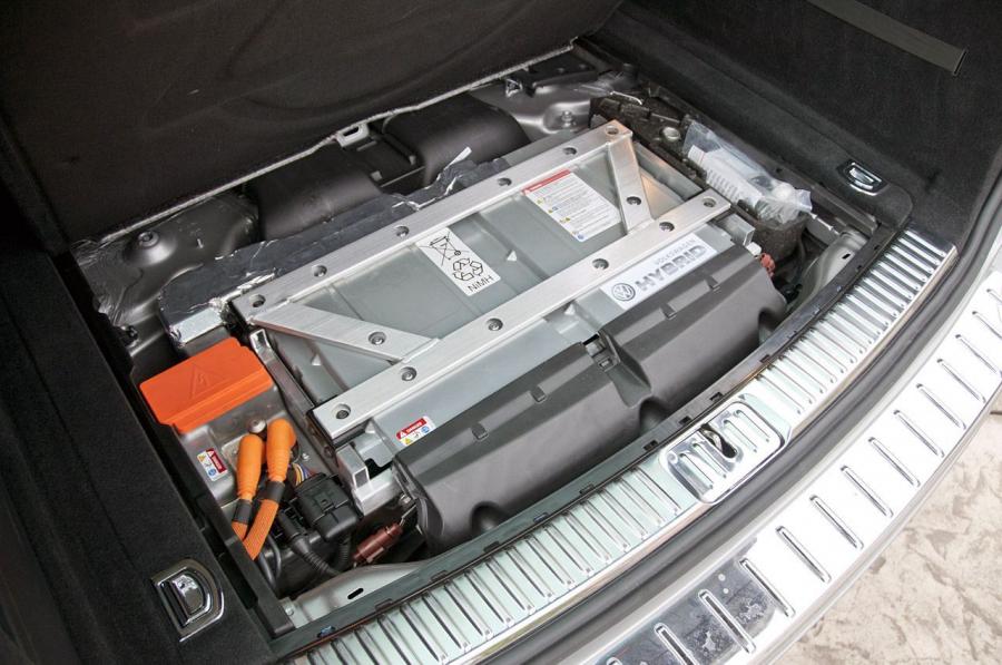  Volkswagen Touareg Hybrid 2012 года  (фото 37 из 42)